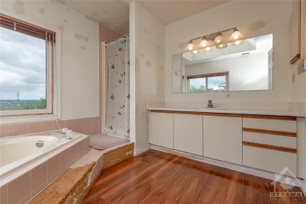 bathroom upgrade before photo Ottawa rental maintenance